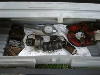 Ridgid 535 pipe threader, 200A cart, 819 chuck & extras