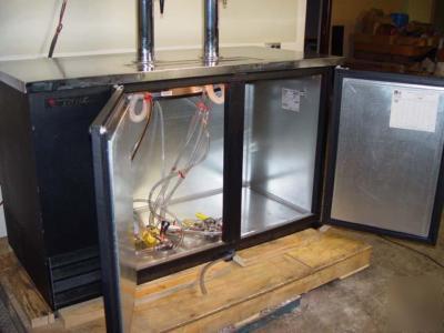 True tdd-2 direct draw beer dispenser
