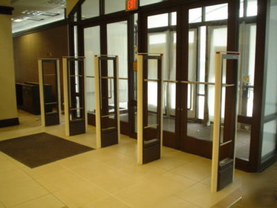 Loss prevention information checkpoint security gate