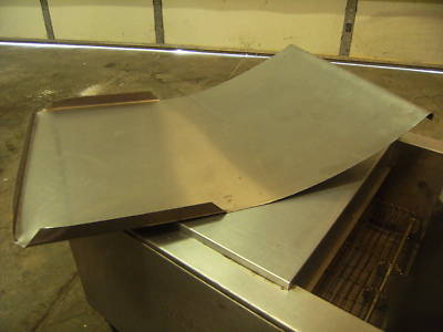 Holman countertop conveyor toaster oven B714H w/ trays