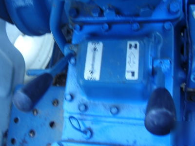 Shibaura SD3040 36 hp 4X4 fronted loader tractor 