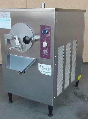 Saniserv B5A countertop batch frezer ice cream equip.