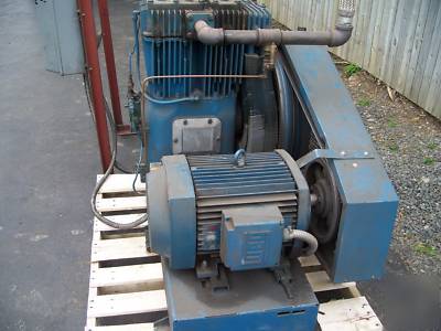 Quincy base mounted air compressor