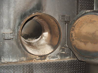 Barbeque oven / smoker