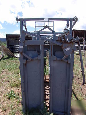 Pearson complete cattle chute