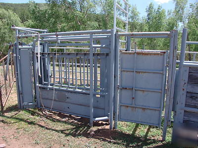 Pearson complete cattle chute