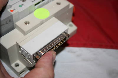 Smc 8 port pneumatic 24VDC valve bank SV2200-5FU valves