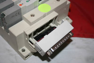 Smc 8 port pneumatic 24VDC valve bank SV2200-5FU valves