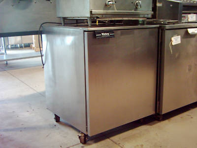 Victory single door under counter freezer 