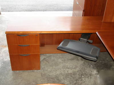 Caseworks jofco p shaped cherry office desk w/storage