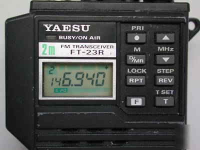 Yaesu ft-23R handie talkie (opened transmision freqs.)